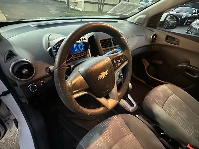 2016 Chevrolet Sonic LS photo 3