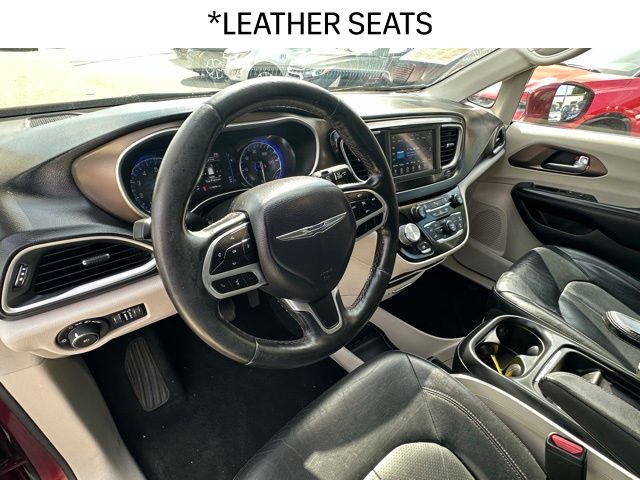 2019 Chrysler Pacifica Touring L photo 3