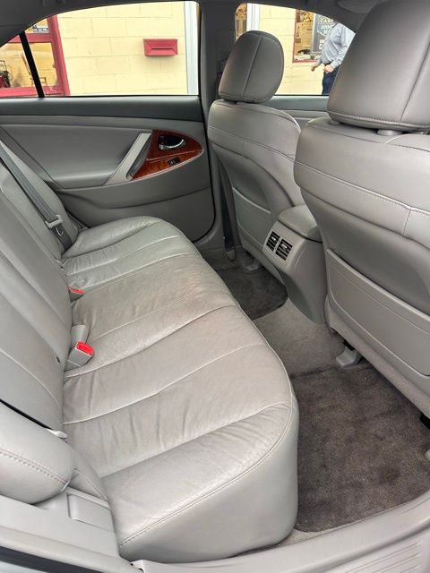 2011 Toyota Camry XLE photo 4