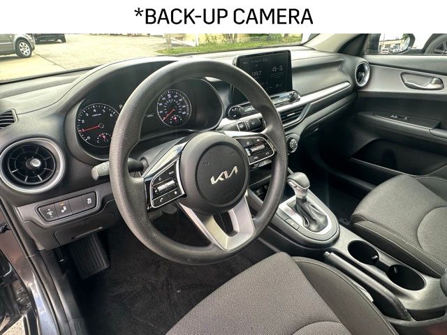 2023 Kia Forte LXS photo 3