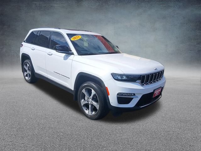 2023 Jeep Grand Cherokee Limited photo 3