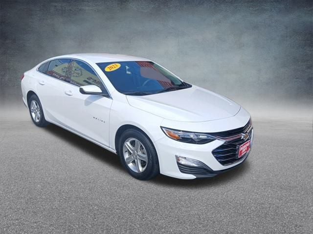 2023 Chevrolet Malibu LS photo 2