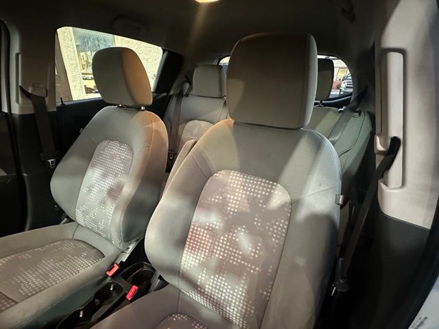 2016 Chevrolet Sonic LS photo 2