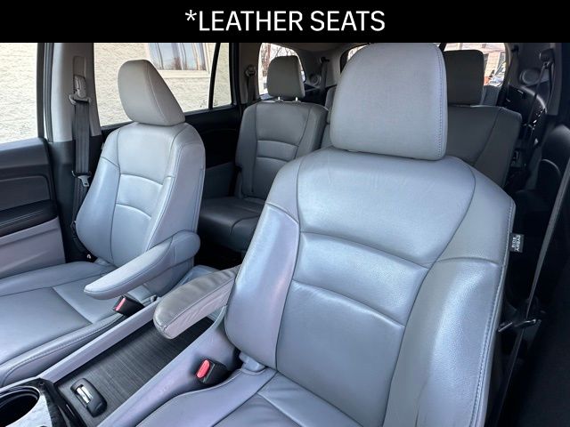 2022 Honda Pilot Touring photo 2