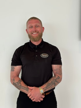 Staff member JOHNNY SELEN from 7ecf2a55a474