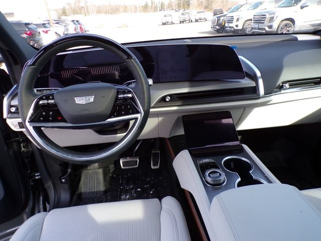 2026 Cadillac VISTIQ Sport - Photo 18