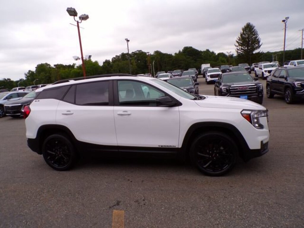 Used 2023 GMC Terrain SLE SUV