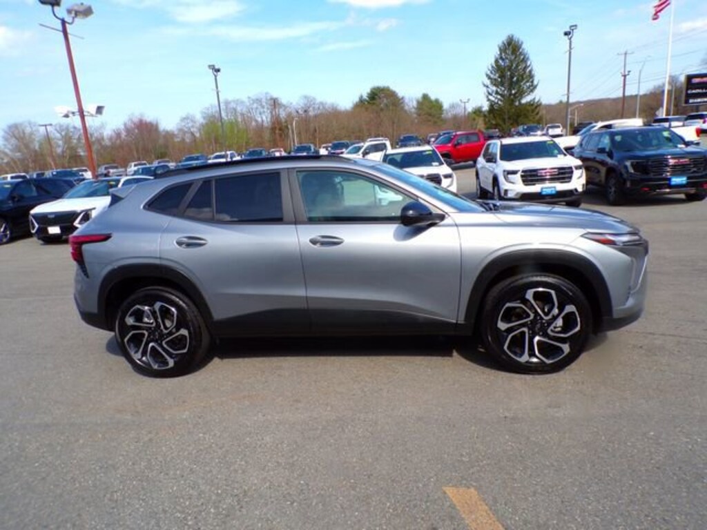 Used 2024 Chevrolet Trax 2RS SUV