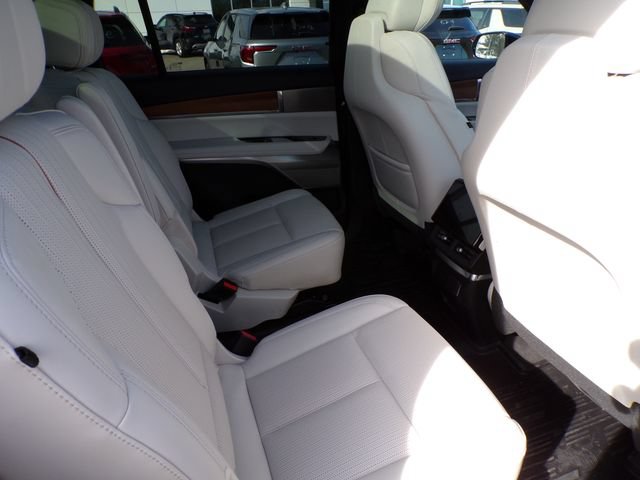 2026 Cadillac VISTIQ Sport - Photo 13
