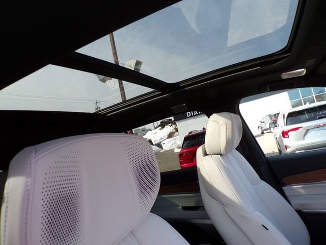 2026 Cadillac VISTIQ Sport - Photo 12