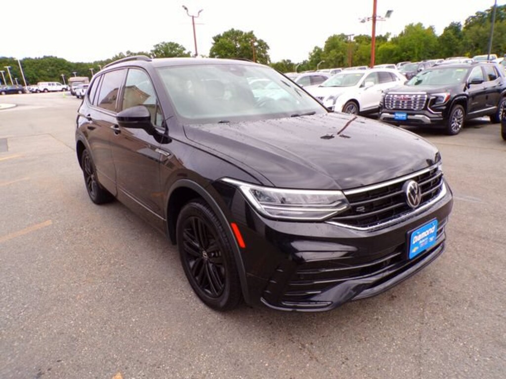 Used 2022 Volkswagen Tiguan SE R-Line Black