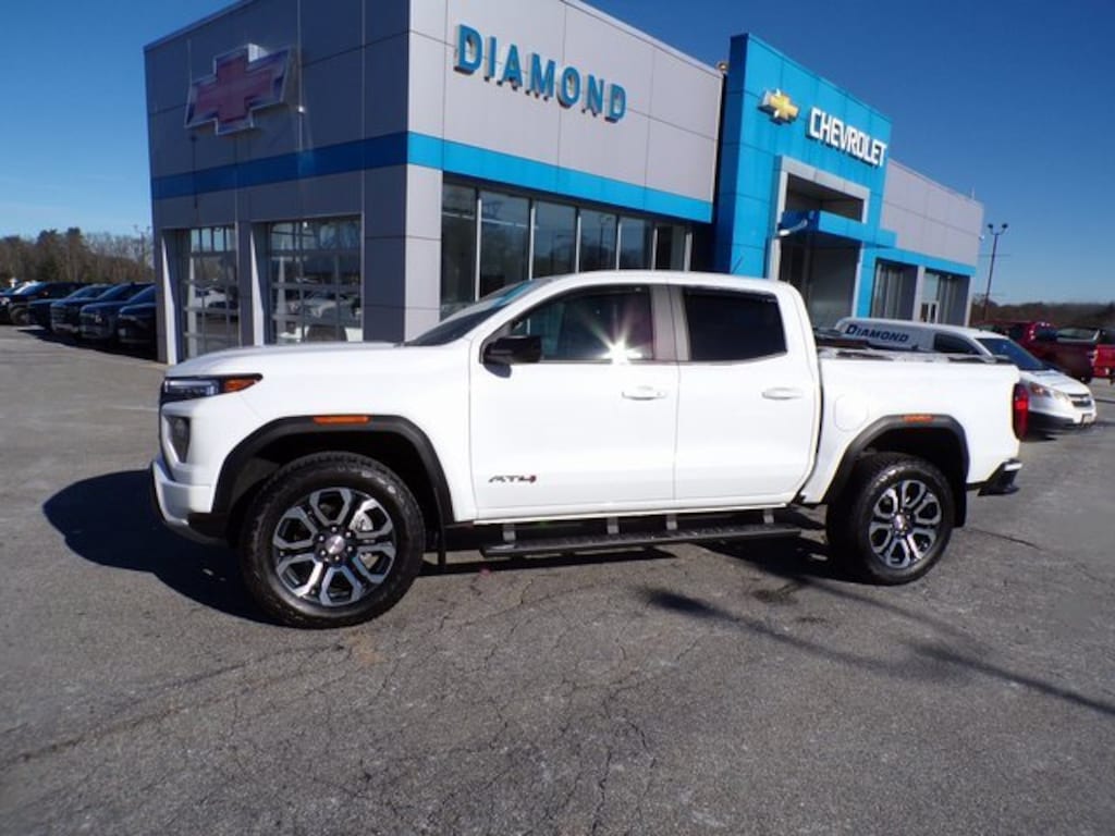 Used 2024 GMC Canyon AT4 Truck