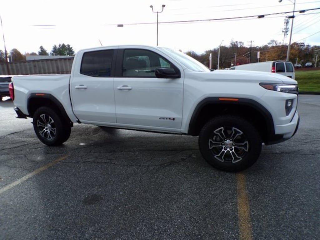 Used 2025 GMC Canyon AT4 Truck