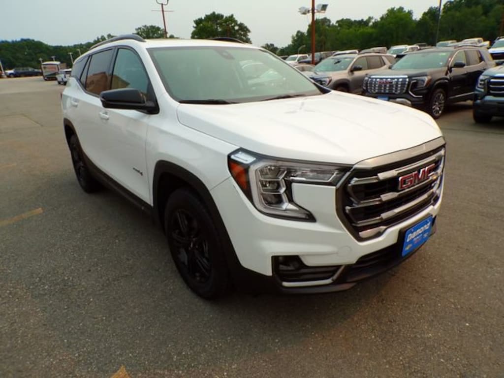 Used 2024 GMC Terrain AT4 SUV