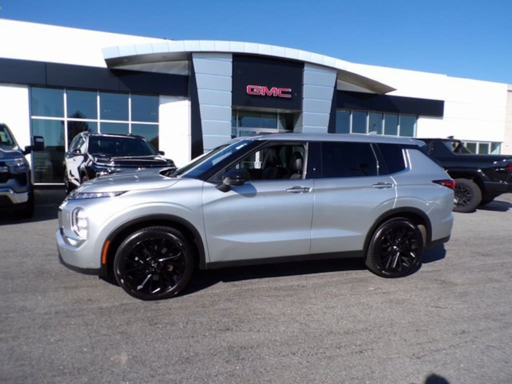 Used 2022 Mitsubishi Outlander SE