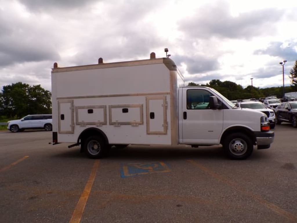Used 2022 Chevrolet Express Cutaway 3500 VAN 159 Cutaway Van