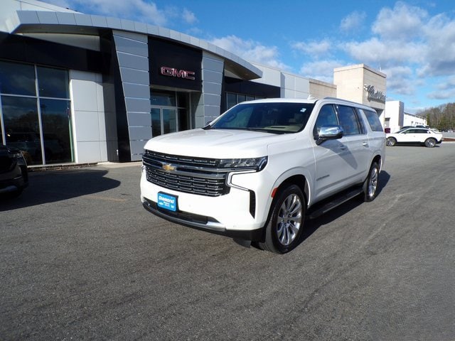 2021 Chevrolet Suburban Premier's photo