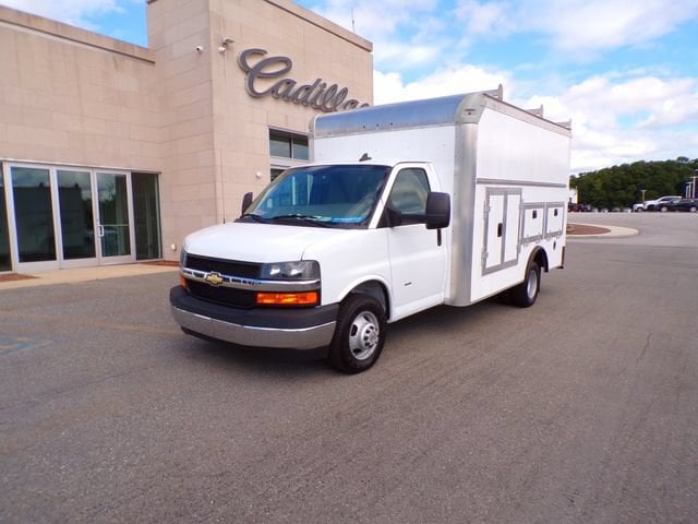2022 Chevrolet Express Cutaway