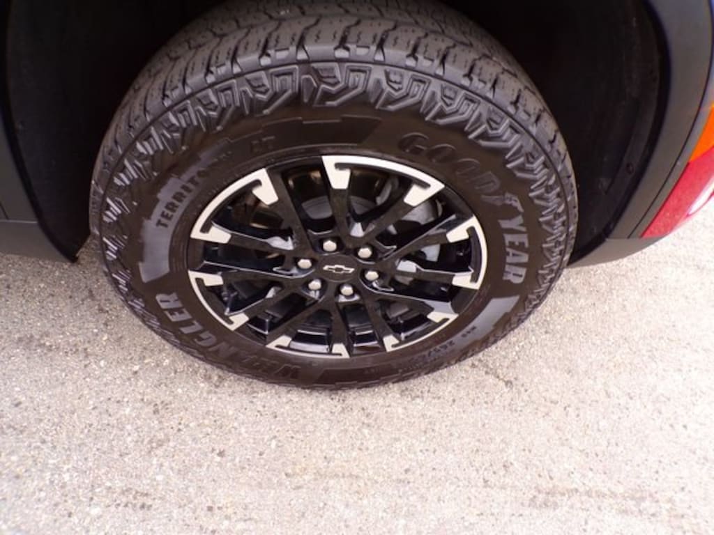 Used 2025 Chevrolet Traverse Z71 SUV