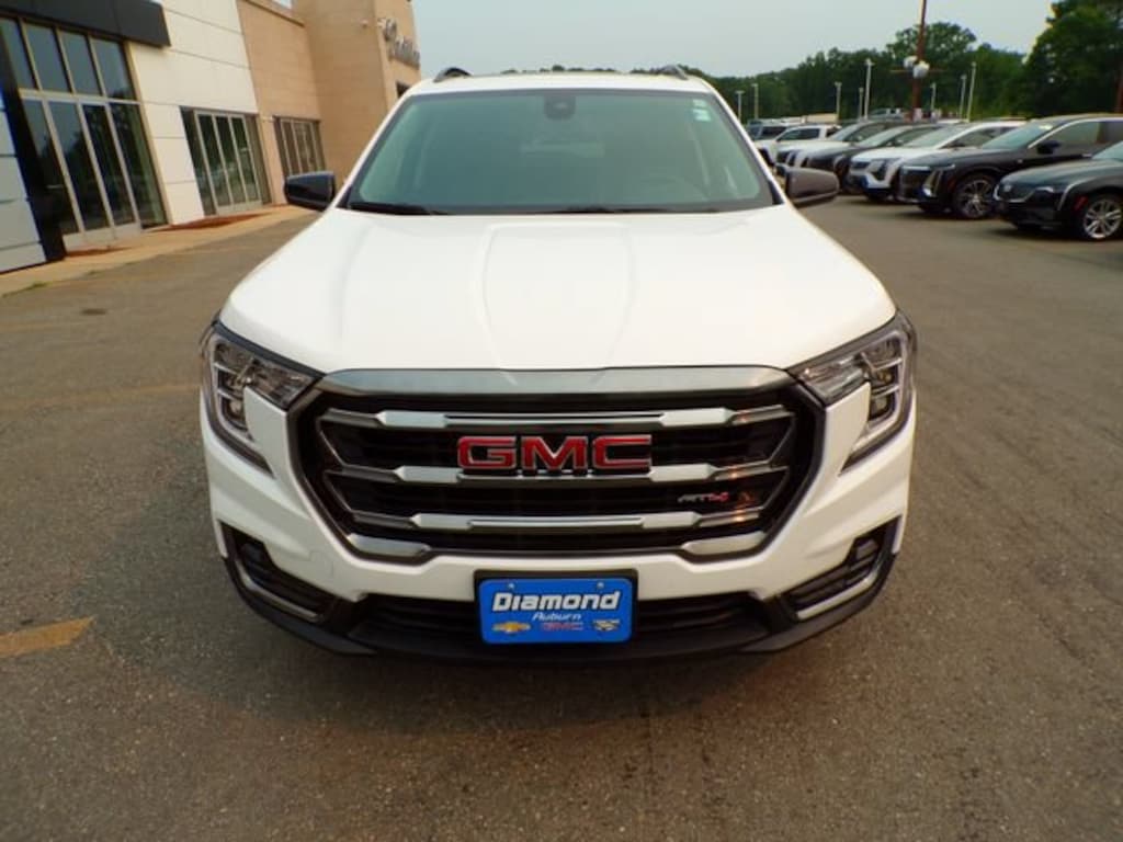 Used 2024 GMC Terrain AT4 SUV