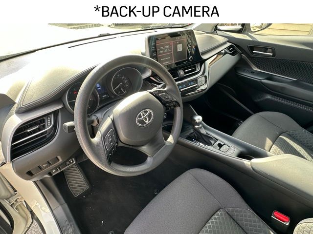 2020 Toyota C-HR XLE photo 3