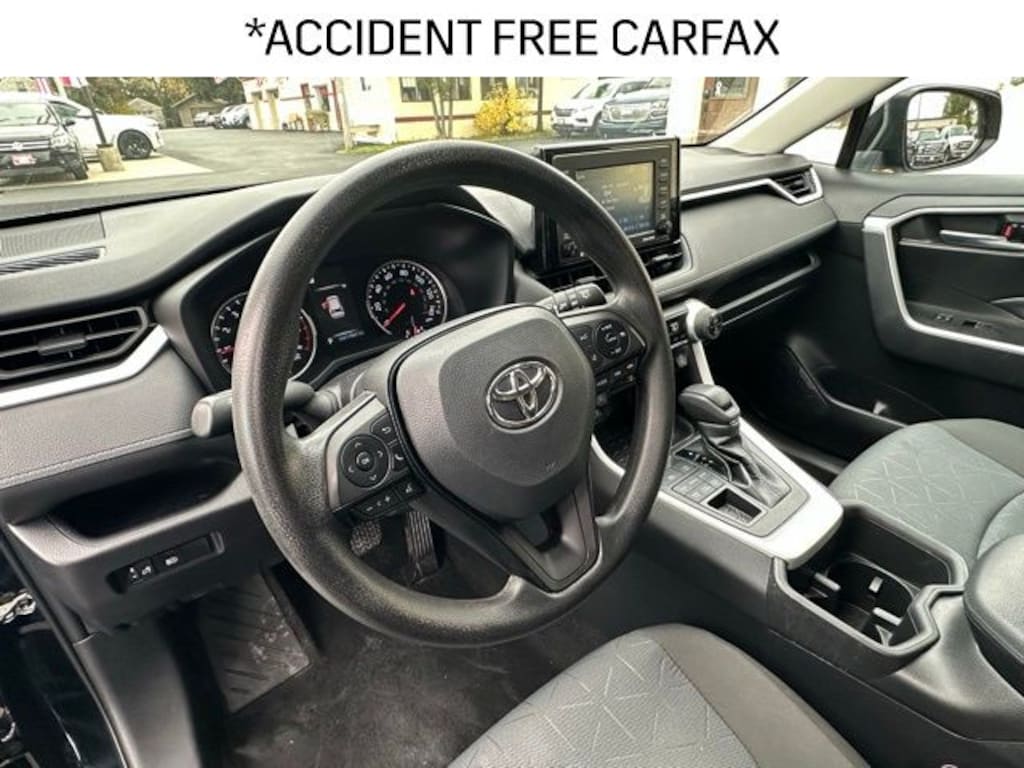 Used 2022 Toyota RAV4 XLE SUV