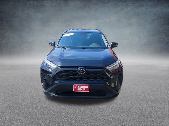 2022 Toyota RAV4 XLE photo 2