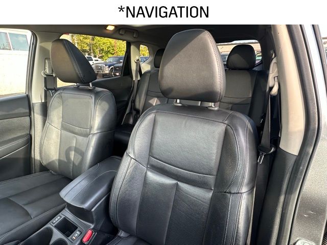 2018 Nissan Rogue SL photo 2