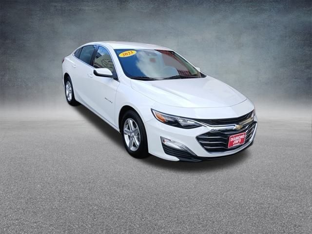 2023 Chevrolet Malibu LS photo 3