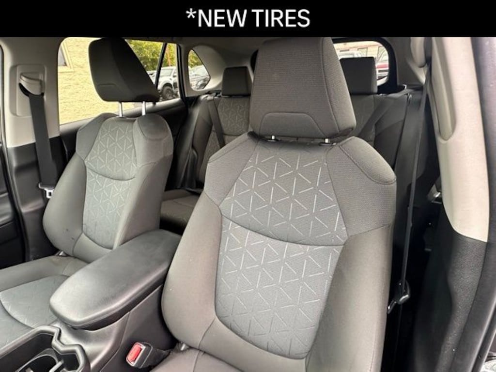 Used 2022 Toyota RAV4 XLE SUV