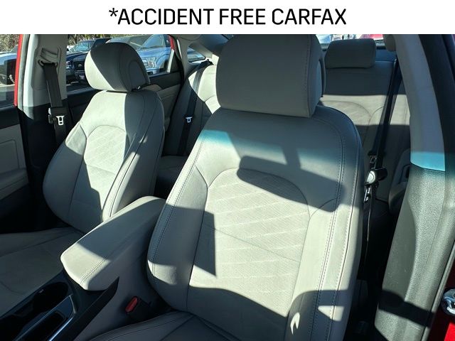 2017 Hyundai Sonata Sport Limited 2.0T photo 2