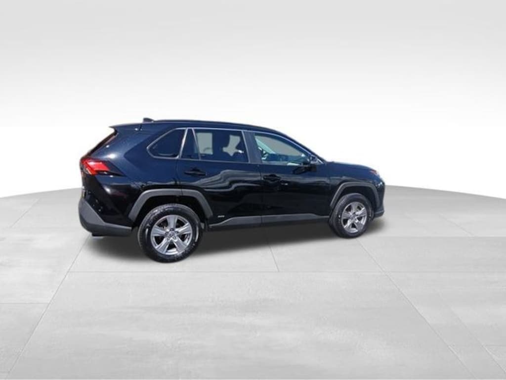 Used 2022 Toyota RAV4 Hybrid XLE SUV