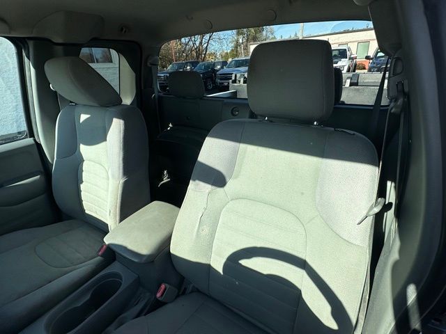 2016 Nissan Frontier S photo 2