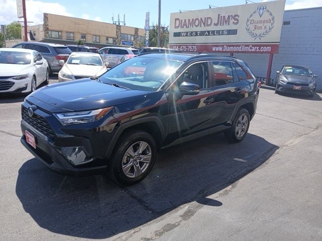 2022 Toyota RAV4 XLE's photo