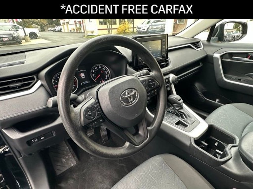 Used 2022 Toyota RAV4 XLE SUV