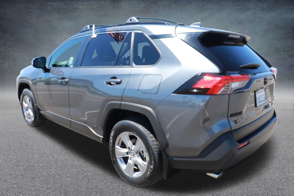 2024 Toyota RAV4 Hybrid XLE photo 4