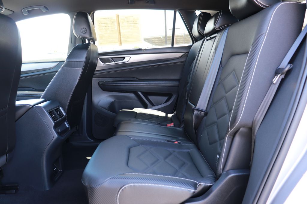 2025 Volkswagen Atlas Cross Sport SE w/Tech - Photo 11