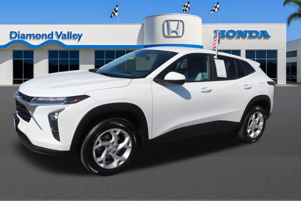 Used 2024 Chevrolet Trax LS SUV