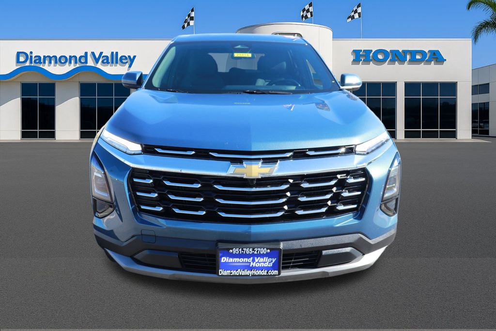 2025 Chevrolet Equinox LT photo 2