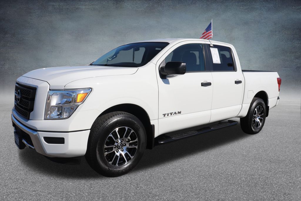 2024 Nissan Titan SV photo 3