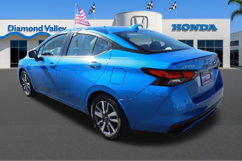 2023 Nissan Versa 1.6 SV photo 4