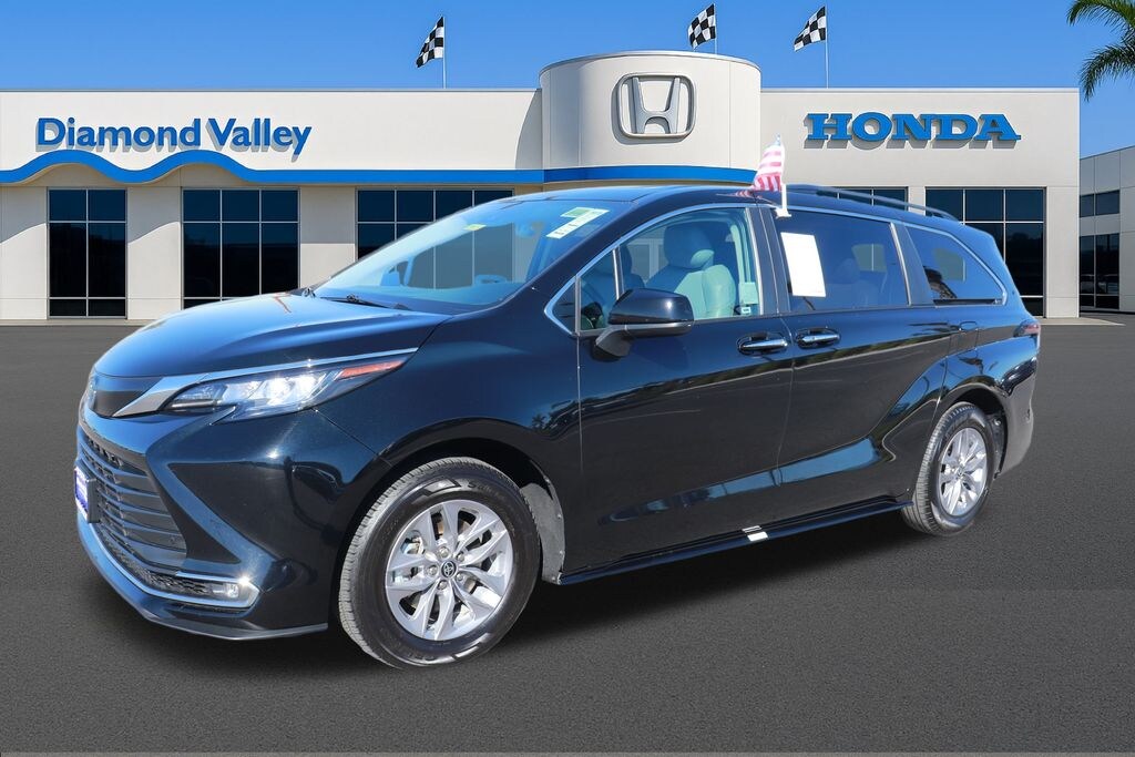 Used 2023 Toyota Sienna XLE Van Passenger Van
