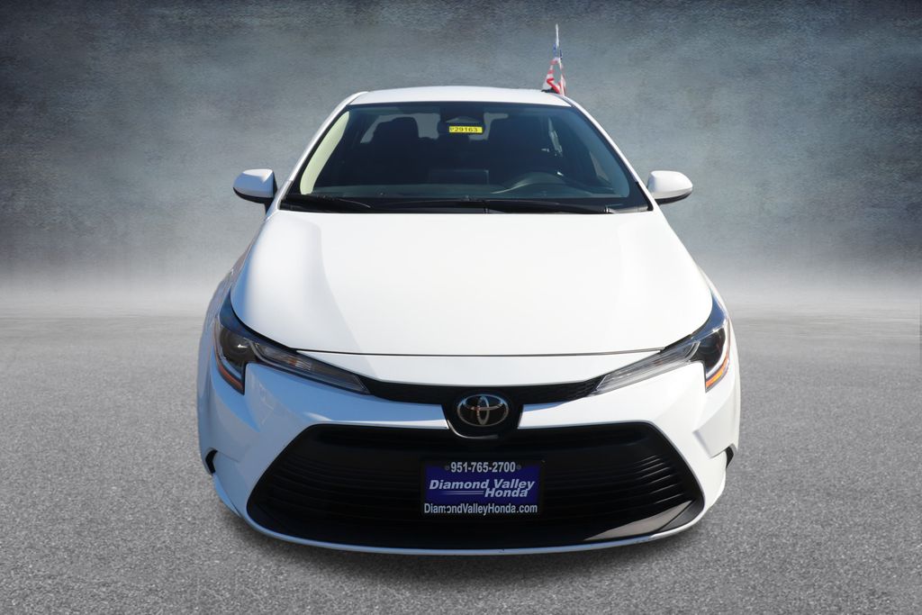 2024 Toyota Corolla LE photo 2