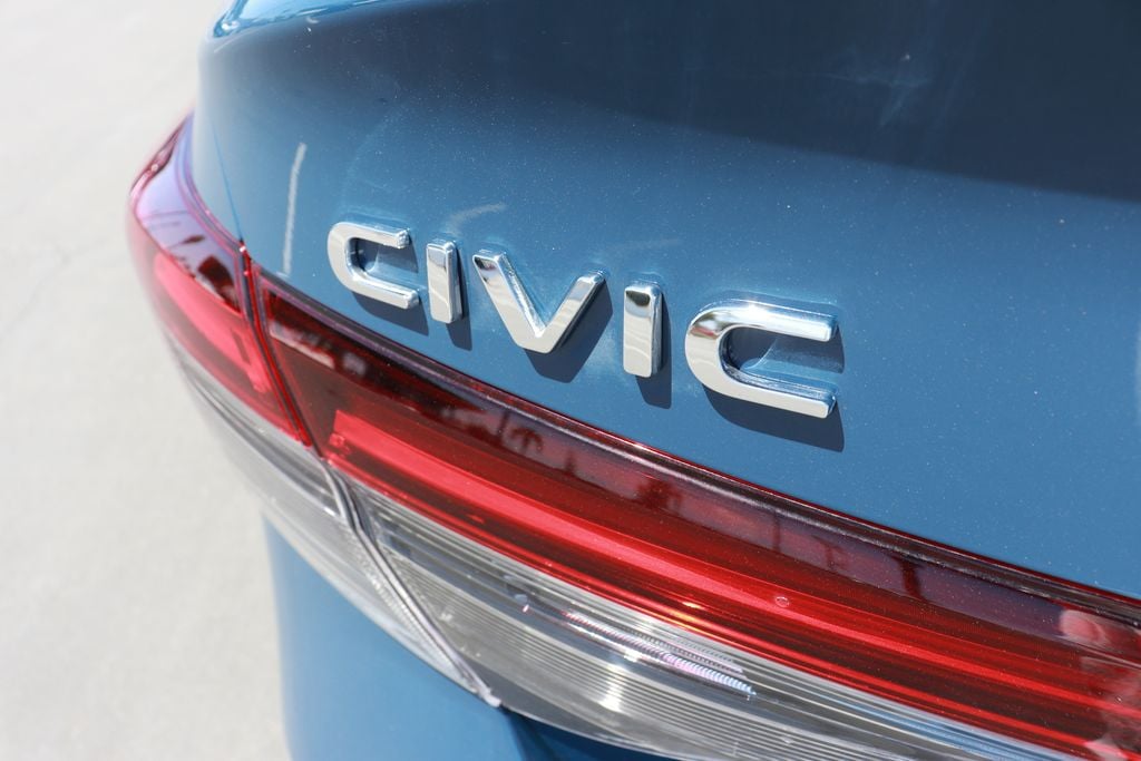 2025 Honda Civic Sport - Photo 6