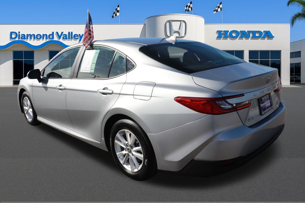 2025 Toyota Camry LE Hybrid photo 4