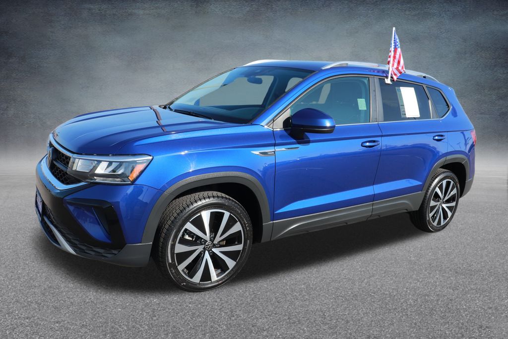 2024 Volkswagen Taos SE photo 3