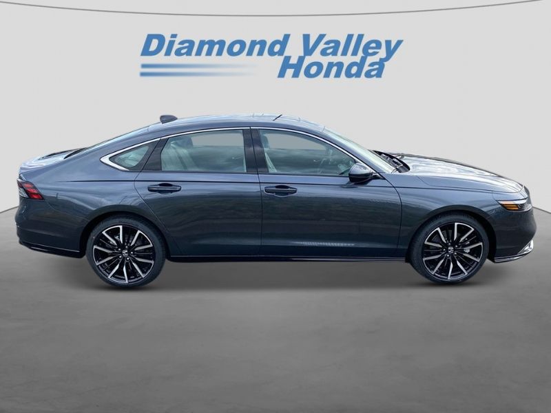 2025 Honda Accord Hybrid Touring photo 2