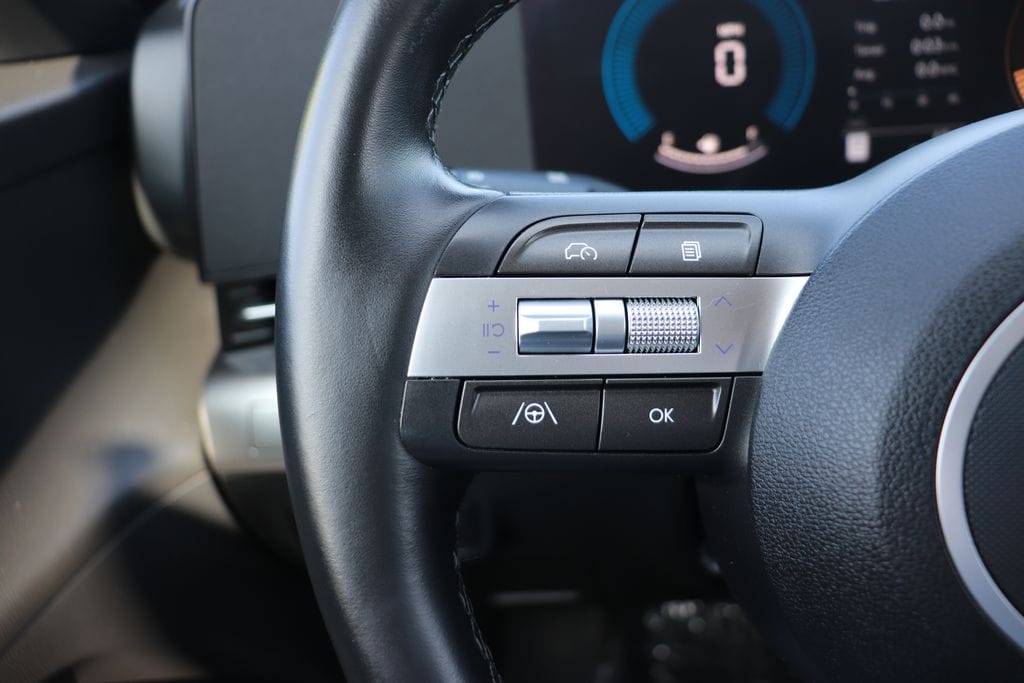 2025 Hyundai Kona SEL - Photo 18