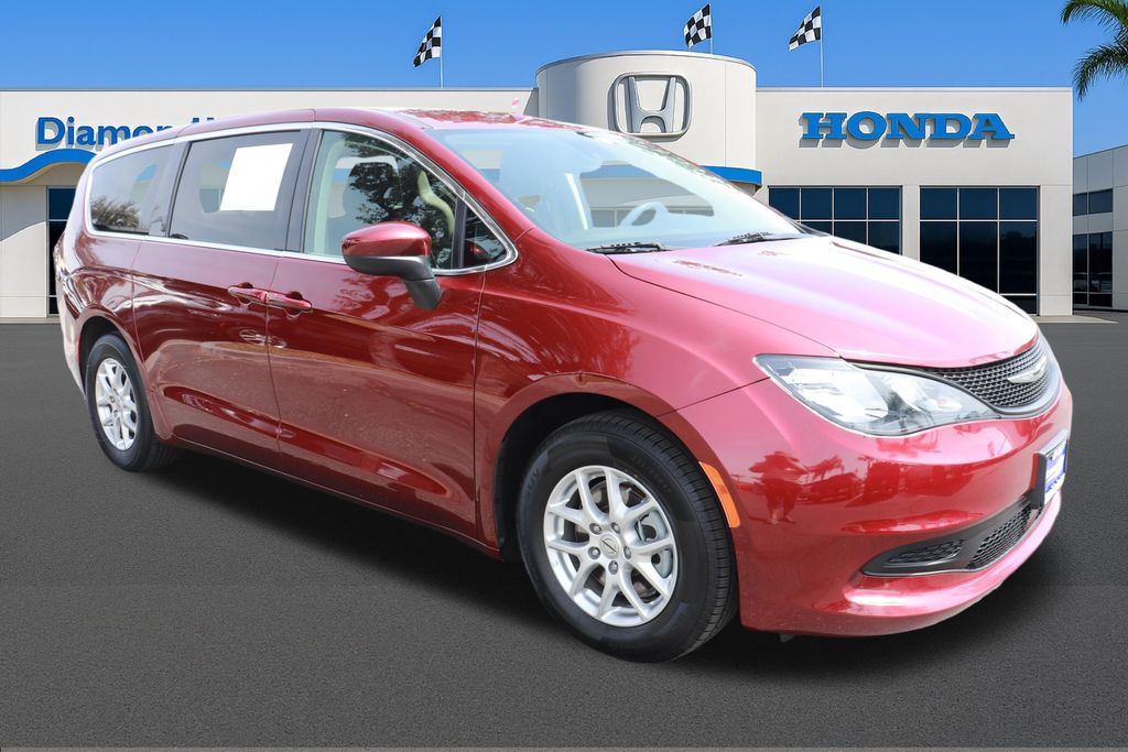 2023 Chrysler Voyager LX