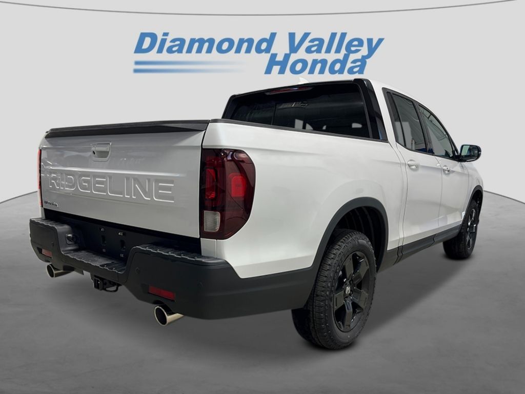 2025 Honda Ridgeline Black Edition photo 3